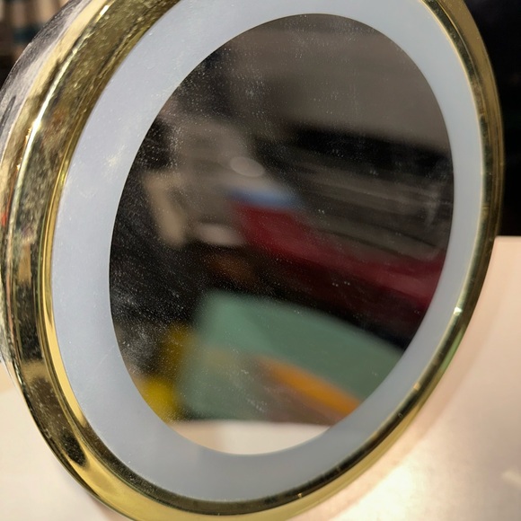 Magnifying Make-up Mirror Polished Chrome Plug in Light Up Like New Gold - Picture 3 of 6